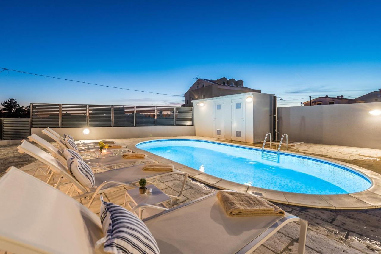 Villa Lena Luxury Apartments Novalja Exterior photo